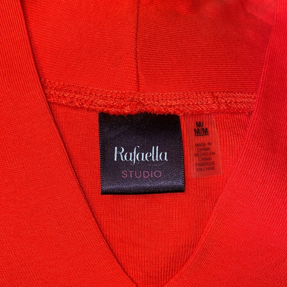 Red V-Neck top - Picture 2 of 3